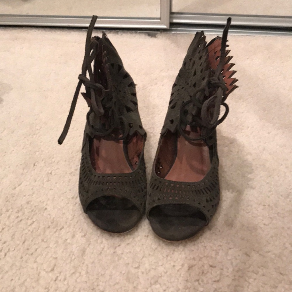Jeffrey Campbell khaki green gorgeous heels size 6 - Picture 4 of 4